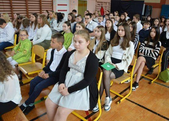 Grafika 77: Dzień Patrona Szkoły oraz Stulecie Lasów Państwowych