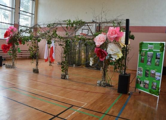 Grafika 131: Dzień Patrona Szkoły oraz Stulecie Lasów Państwowych