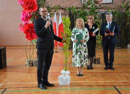 Grafika 108: Dzień Patrona Szkoły oraz Stulecie Lasów Państwowych