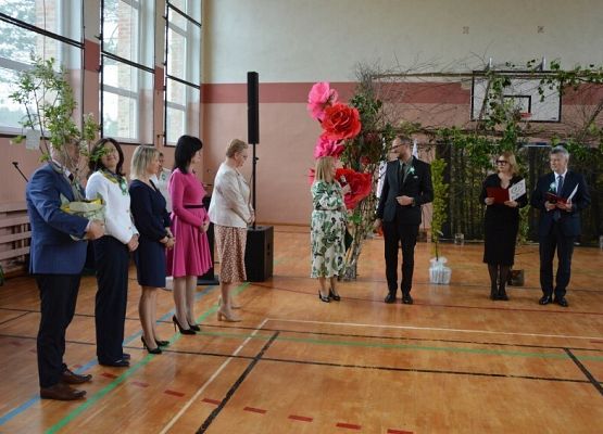 Grafika 118: Dzień Patrona Szkoły oraz Stulecie Lasów Państwowych