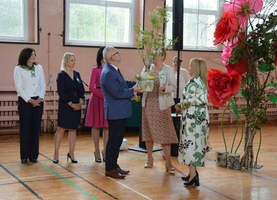 Grafika 86: Dzień Patrona Szkoły oraz Stulecie Lasów Państwowych