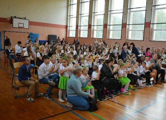 Grafika 49: Dzień Patrona Szkoły oraz Stulecie Lasów Państwowych