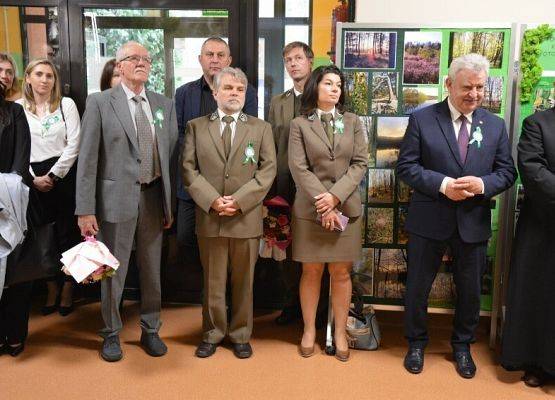 Grafika 53: Dzień Patrona Szkoły oraz Stulecie Lasów Państwowych