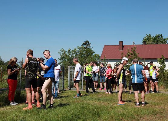 Grafika 4: "Rodzinny Bieg Leśnika" na 8 kilometrów przy Szkole Podstawowej w Leśnicach