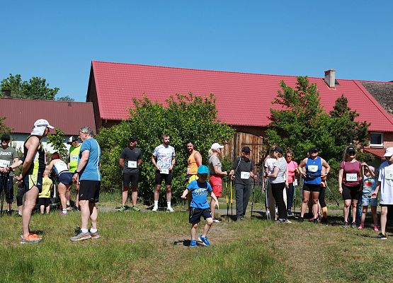 Grafika 5: "Rodzinny Bieg Leśnika" na 8 kilometrów przy Szkole Podstawowej w Leśnicach
