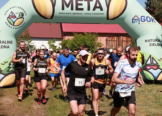 Grafika 18: "Rodzinny Bieg Leśnika" na 8 kilometrów przy Szkole Podstawowej w Leśnicach