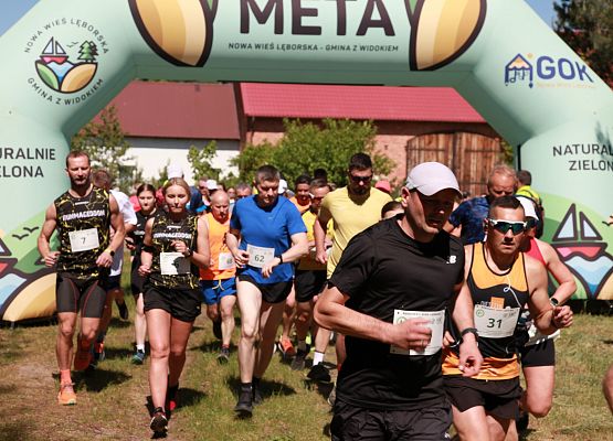 Grafika 19: "Rodzinny Bieg Leśnika" na 8 kilometrów przy Szkole Podstawowej w Leśnicach