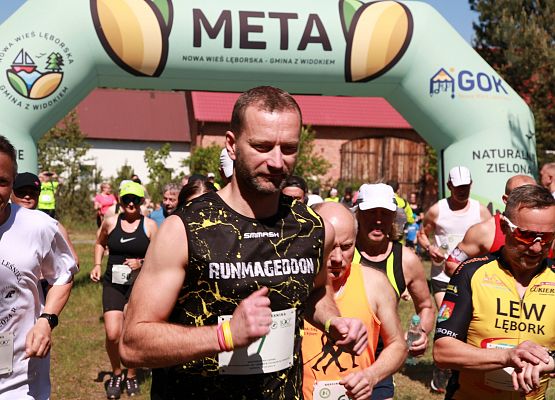 Grafika 24: "Rodzinny Bieg Leśnika" na 8 kilometrów przy Szkole Podstawowej w Leśnicach