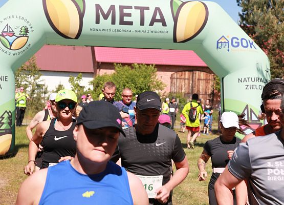 Grafika 27: "Rodzinny Bieg Leśnika" na 8 kilometrów przy Szkole Podstawowej w Leśnicach