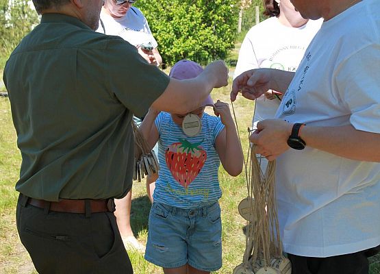 Grafika 115: "Rodzinny Bieg Leśnika" na 8 kilometrów przy Szkole Podstawowej w Leśnicach