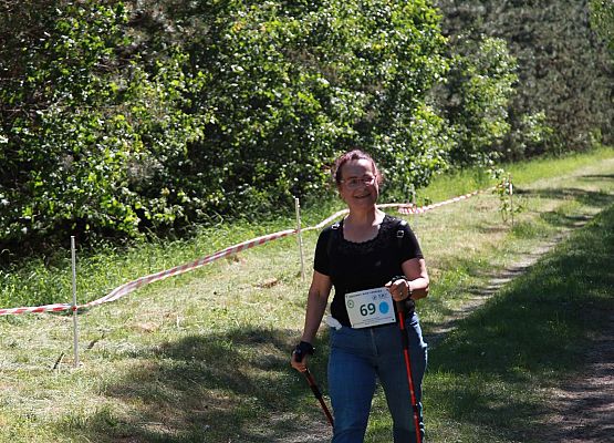 Grafika 117: "Rodzinny Bieg Leśnika" na 8 kilometrów przy Szkole Podstawowej w Leśnicach