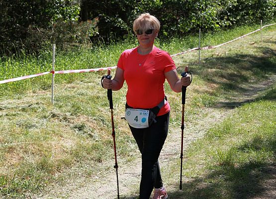 Grafika 142: "Rodzinny Bieg Leśnika" na 8 kilometrów przy Szkole Podstawowej w Leśnicach