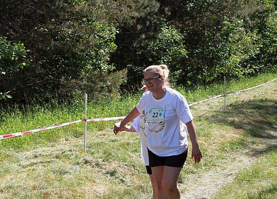 Grafika 154: "Rodzinny Bieg Leśnika" na 8 kilometrów przy Szkole Podstawowej w Leśnicach