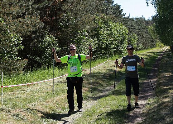 Grafika 166: "Rodzinny Bieg Leśnika" na 8 kilometrów przy Szkole Podstawowej w Leśnicach