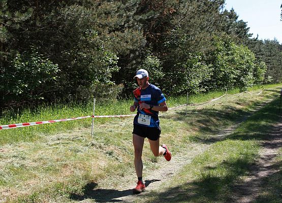 Grafika 202: "Rodzinny Bieg Leśnika" na 8 kilometrów przy Szkole Podstawowej w Leśnicach