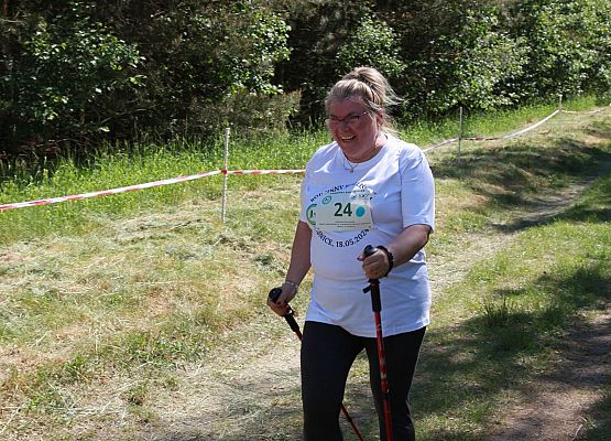 Grafika 208: "Rodzinny Bieg Leśnika" na 8 kilometrów przy Szkole Podstawowej w Leśnicach