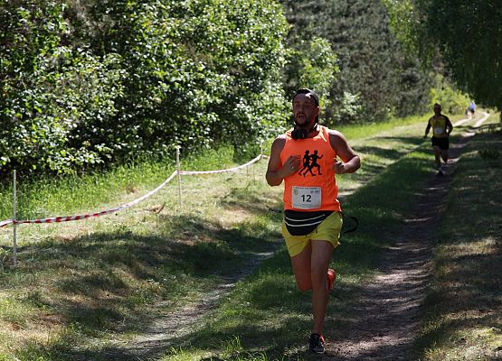 Grafika 216: "Rodzinny Bieg Leśnika" na 8 kilometrów przy Szkole Podstawowej w Leśnicach