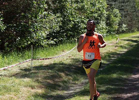 Grafika 218: "Rodzinny Bieg Leśnika" na 8 kilometrów przy Szkole Podstawowej w Leśnicach