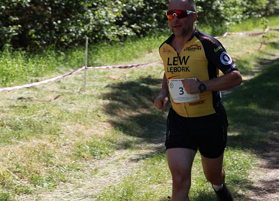 Grafika 223: "Rodzinny Bieg Leśnika" na 8 kilometrów przy Szkole Podstawowej w Leśnicach