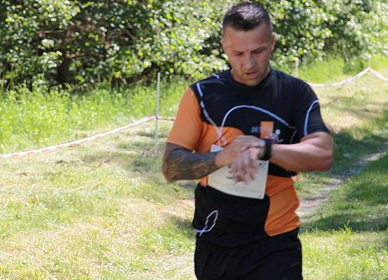 Grafika 246: "Rodzinny Bieg Leśnika" na 8 kilometrów przy Szkole Podstawowej w Leśnicach