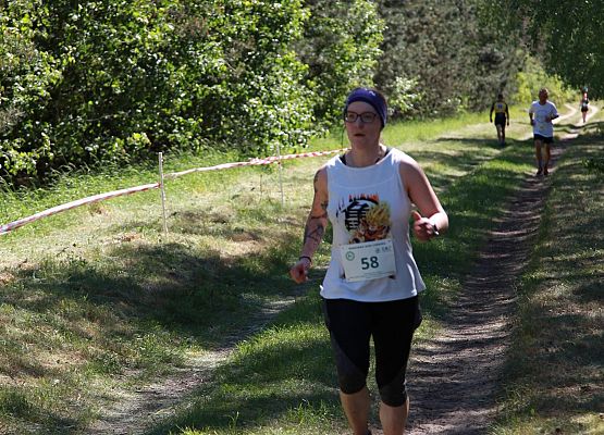 Grafika 267: "Rodzinny Bieg Leśnika" na 8 kilometrów przy Szkole Podstawowej w Leśnicach