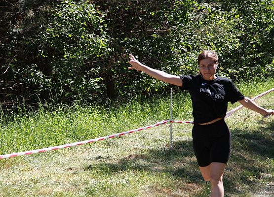 Grafika 278: "Rodzinny Bieg Leśnika" na 8 kilometrów przy Szkole Podstawowej w Leśnicach