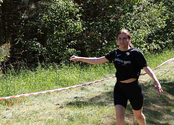 Grafika 279: "Rodzinny Bieg Leśnika" na 8 kilometrów przy Szkole Podstawowej w Leśnicach