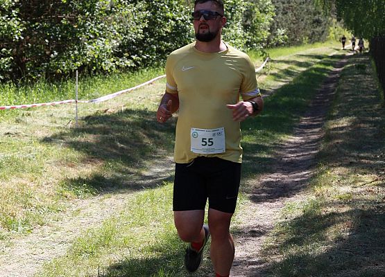 Grafika 286: "Rodzinny Bieg Leśnika" na 8 kilometrów przy Szkole Podstawowej w Leśnicach