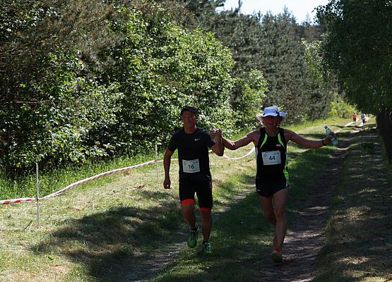 Grafika 288: "Rodzinny Bieg Leśnika" na 8 kilometrów przy Szkole Podstawowej w Leśnicach