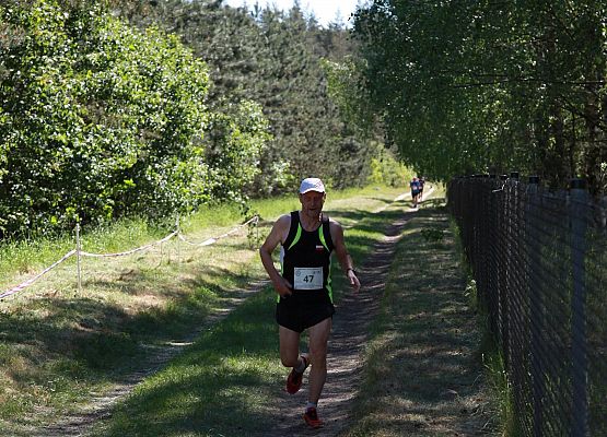 Grafika 306: "Rodzinny Bieg Leśnika" na 8 kilometrów przy Szkole Podstawowej w Leśnicach