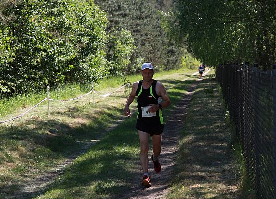 Grafika 307: "Rodzinny Bieg Leśnika" na 8 kilometrów przy Szkole Podstawowej w Leśnicach