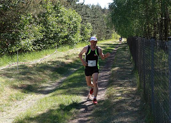 Grafika 308: "Rodzinny Bieg Leśnika" na 8 kilometrów przy Szkole Podstawowej w Leśnicach