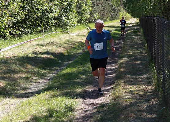 Grafika 315: "Rodzinny Bieg Leśnika" na 8 kilometrów przy Szkole Podstawowej w Leśnicach