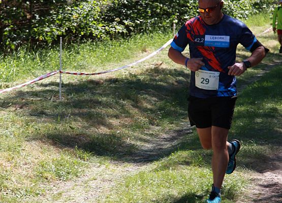 Grafika 330: "Rodzinny Bieg Leśnika" na 8 kilometrów przy Szkole Podstawowej w Leśnicach