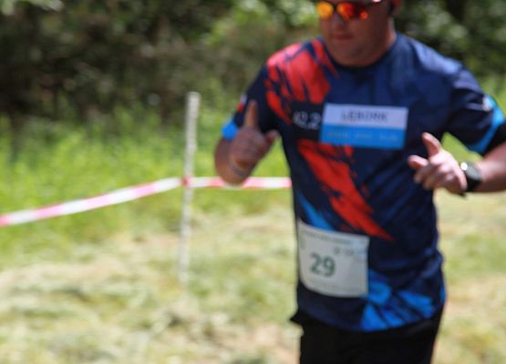 Grafika 334: "Rodzinny Bieg Leśnika" na 8 kilometrów przy Szkole Podstawowej w Leśnicach