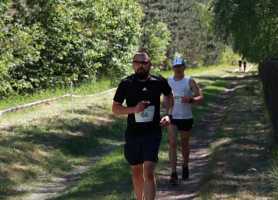 Grafika 338: "Rodzinny Bieg Leśnika" na 8 kilometrów przy Szkole Podstawowej w Leśnicach