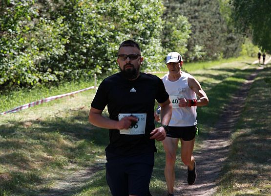 Grafika 341: "Rodzinny Bieg Leśnika" na 8 kilometrów przy Szkole Podstawowej w Leśnicach