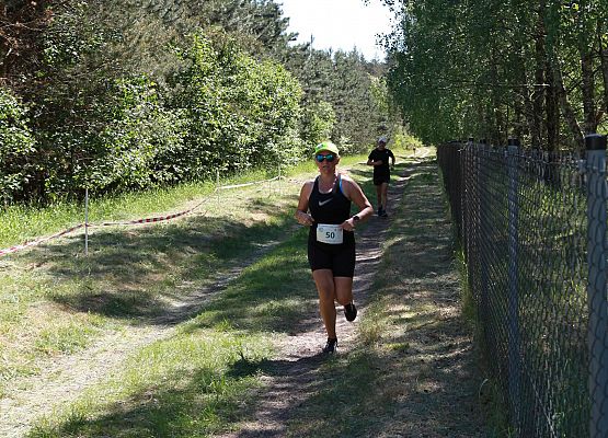Grafika 347: "Rodzinny Bieg Leśnika" na 8 kilometrów przy Szkole Podstawowej w Leśnicach