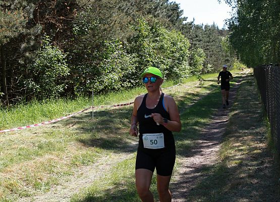 Grafika 351: "Rodzinny Bieg Leśnika" na 8 kilometrów przy Szkole Podstawowej w Leśnicach