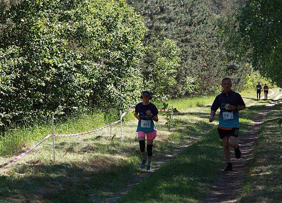 Grafika 365: "Rodzinny Bieg Leśnika" na 8 kilometrów przy Szkole Podstawowej w Leśnicach