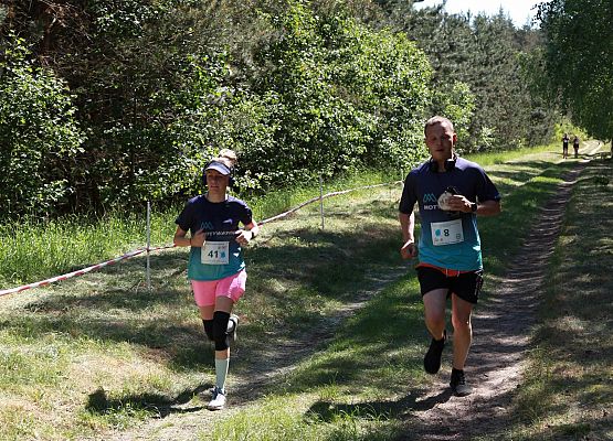 Grafika 371: "Rodzinny Bieg Leśnika" na 8 kilometrów przy Szkole Podstawowej w Leśnicach