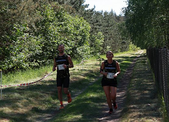 Grafika 378: "Rodzinny Bieg Leśnika" na 8 kilometrów przy Szkole Podstawowej w Leśnicach