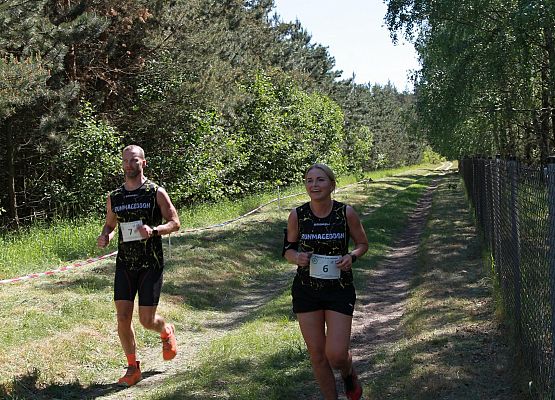 Grafika 381: "Rodzinny Bieg Leśnika" na 8 kilometrów przy Szkole Podstawowej w Leśnicach
