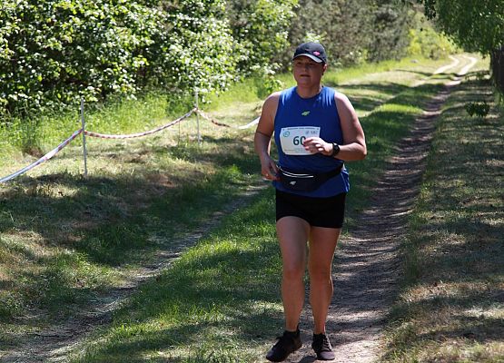 Grafika 386: "Rodzinny Bieg Leśnika" na 8 kilometrów przy Szkole Podstawowej w Leśnicach