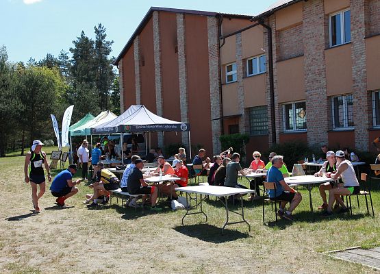 Grafika 392: "Rodzinny Bieg Leśnika" na 8 kilometrów przy Szkole Podstawowej w Leśnicach