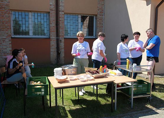 Grafika 395: "Rodzinny Bieg Leśnika" na 8 kilometrów przy Szkole Podstawowej w Leśnicach