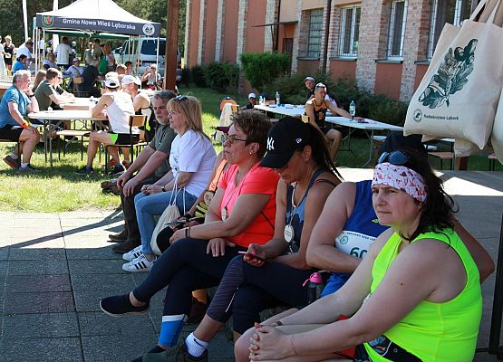 Grafika 398: "Rodzinny Bieg Leśnika" na 8 kilometrów przy Szkole Podstawowej w Leśnicach