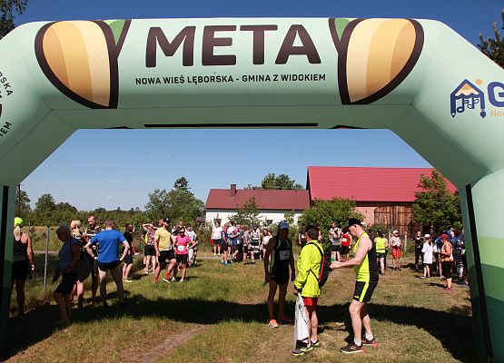 Grafika 434: "Rodzinny Bieg Leśnika" na 8 kilometrów przy Szkole Podstawowej w Leśnicach