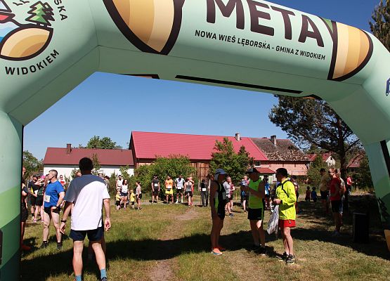 Grafika 436: "Rodzinny Bieg Leśnika" na 8 kilometrów przy Szkole Podstawowej w Leśnicach