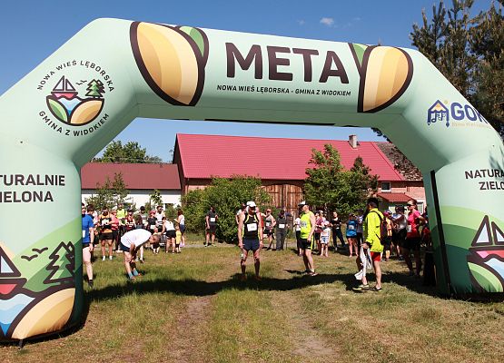 Grafika 437: "Rodzinny Bieg Leśnika" na 8 kilometrów przy Szkole Podstawowej w Leśnicach